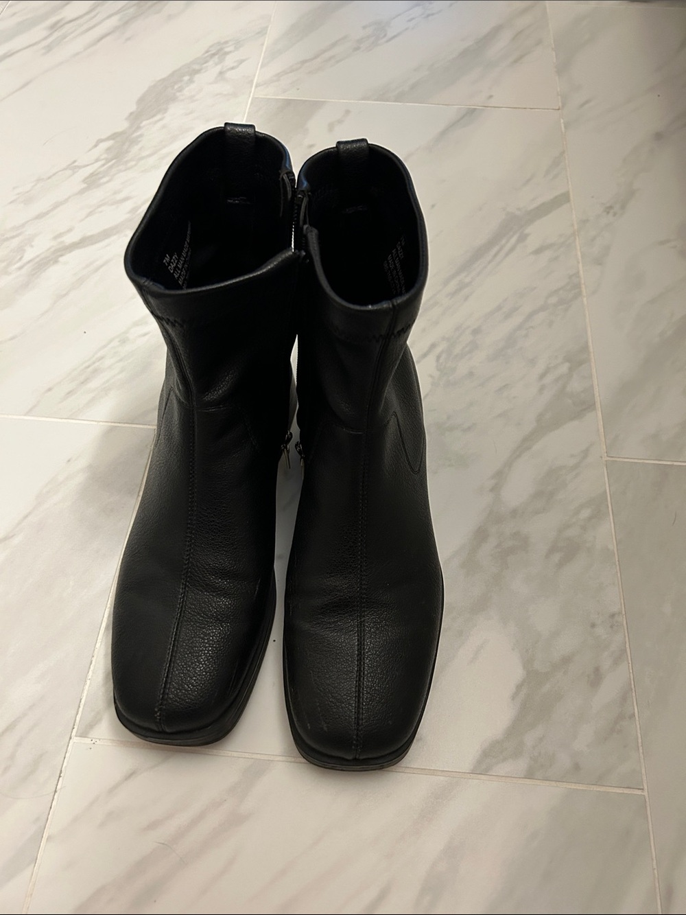 AEROSOLES Black Leather Square-Toe Ankle Booties with Side Zip